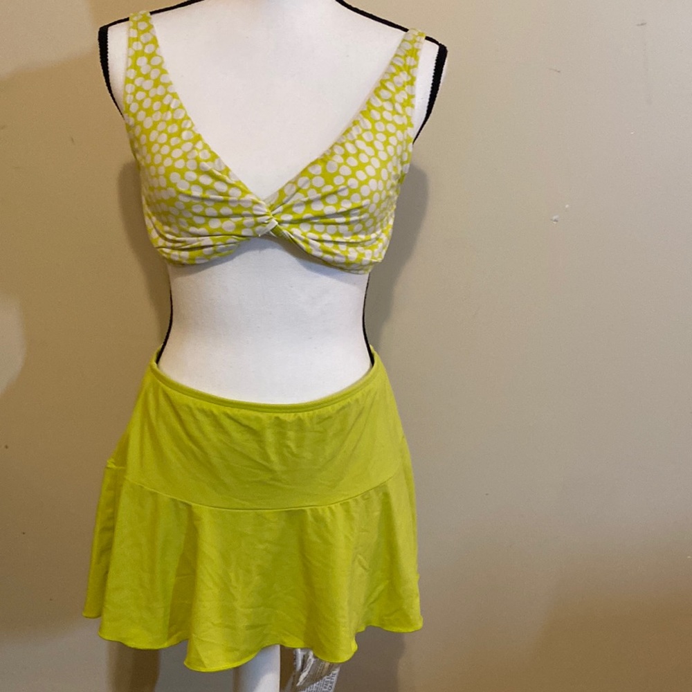 Lands End bikini top(size 6) with matching swim skirt (size 8P) -great c…